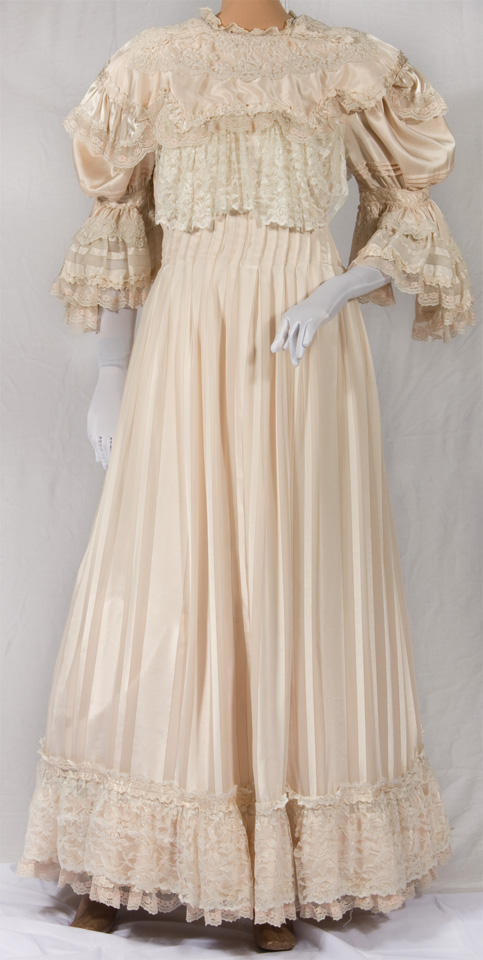 Victorian Dressing Gown 9/11 pic redone no use