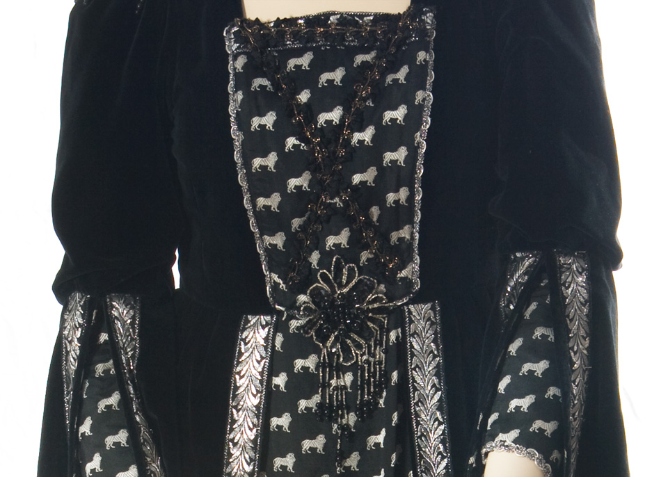 Plus Size Renaissance Elizabethan Costume