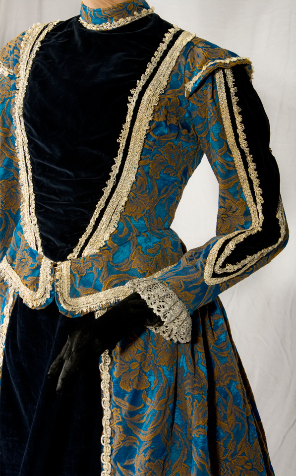 Elizabethan Costume